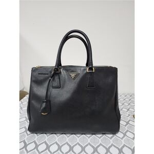 PRADA Saffiano Lux Large Galleria Double Zip Tote Black